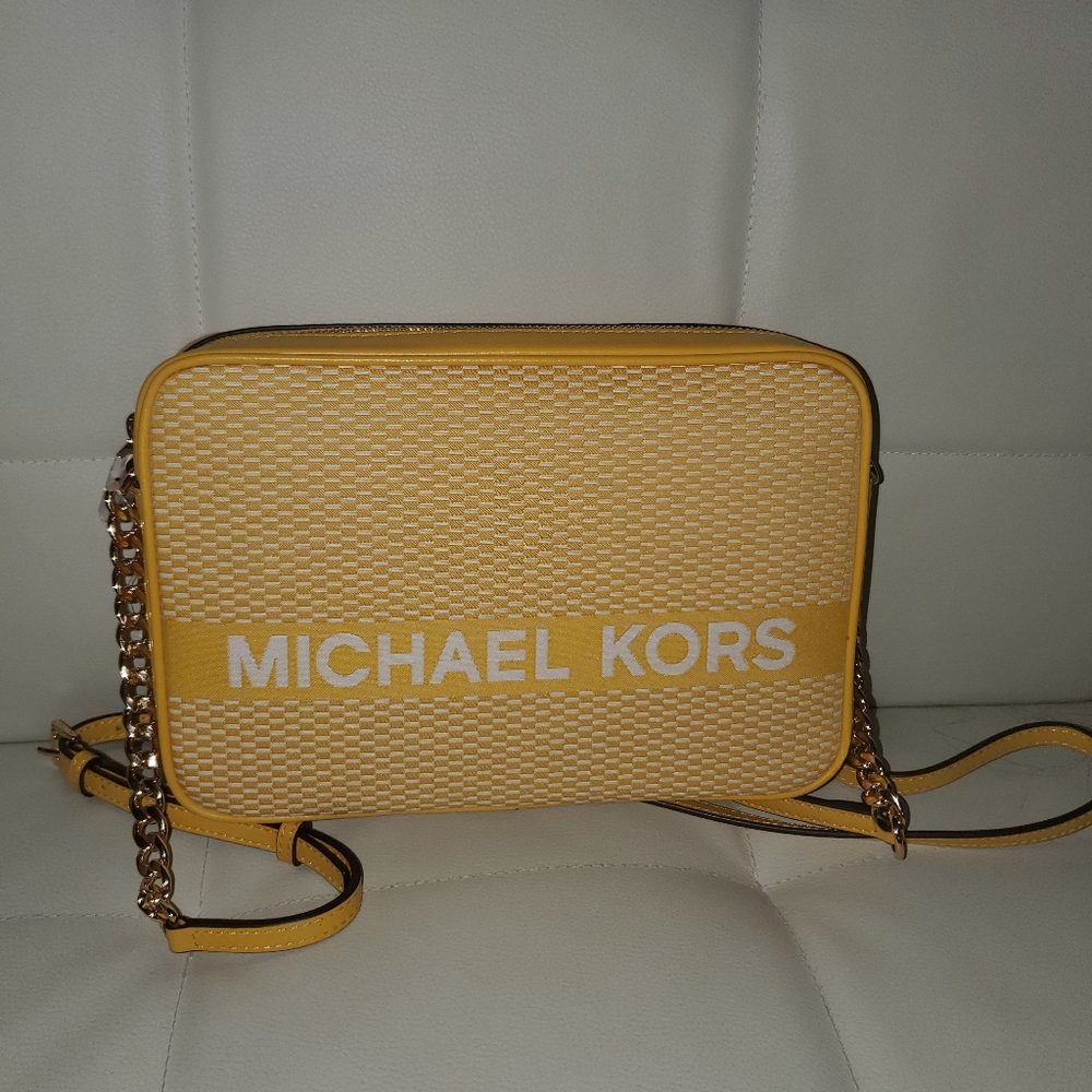 SOLD!!!!Michael Kors East West Crossbody
